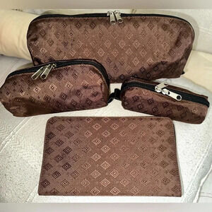 Set Of 4 Travel Bags/ Includes 3 Pouches & 1 Passport Holder